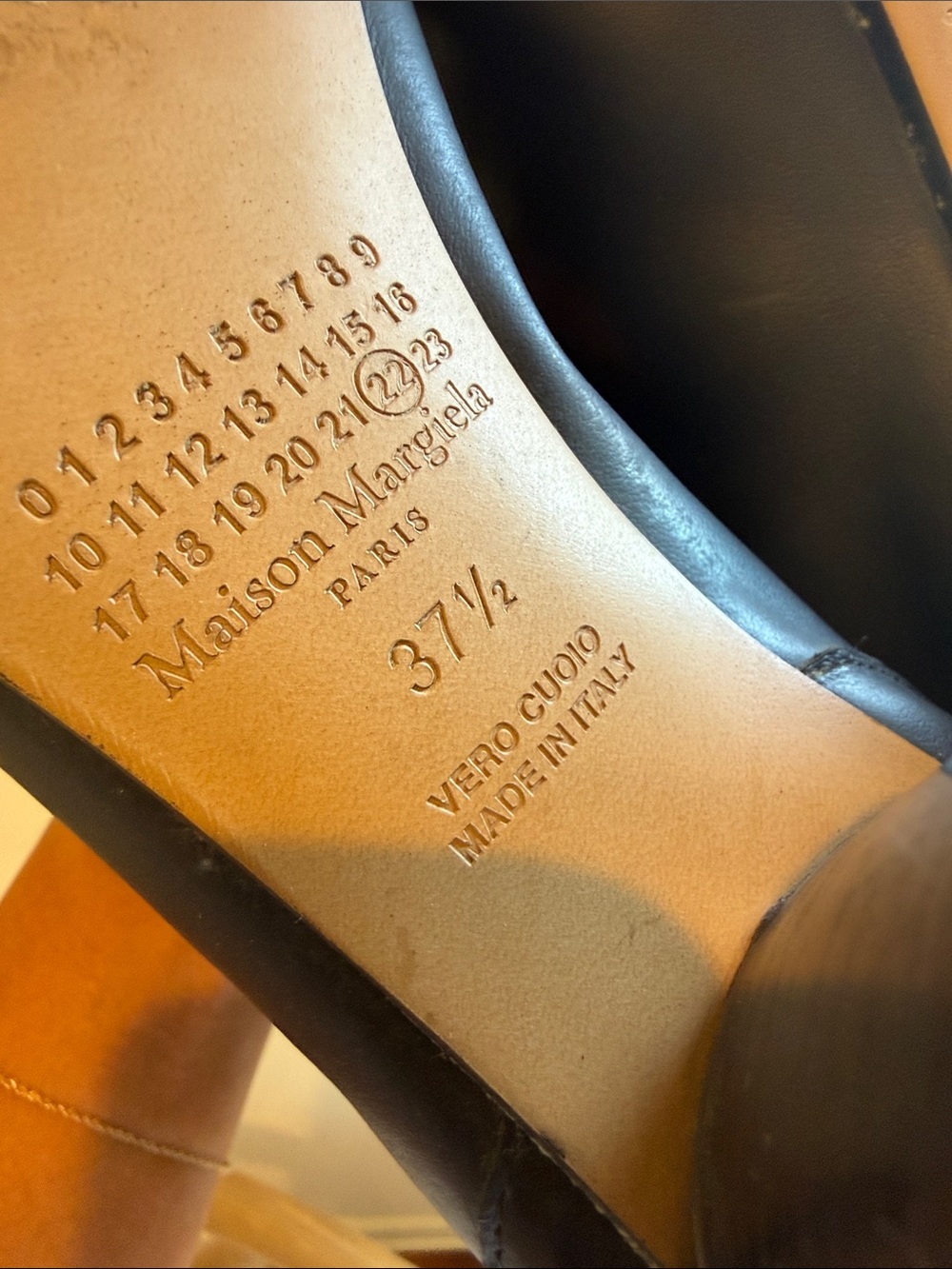 Maison Margiela Black Leather Tabi Ankle Boots - Picture 8 of 12